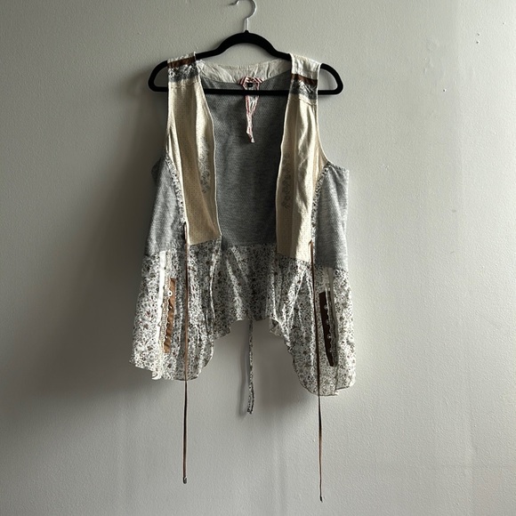 Floral Vest - Picture 10 of 10